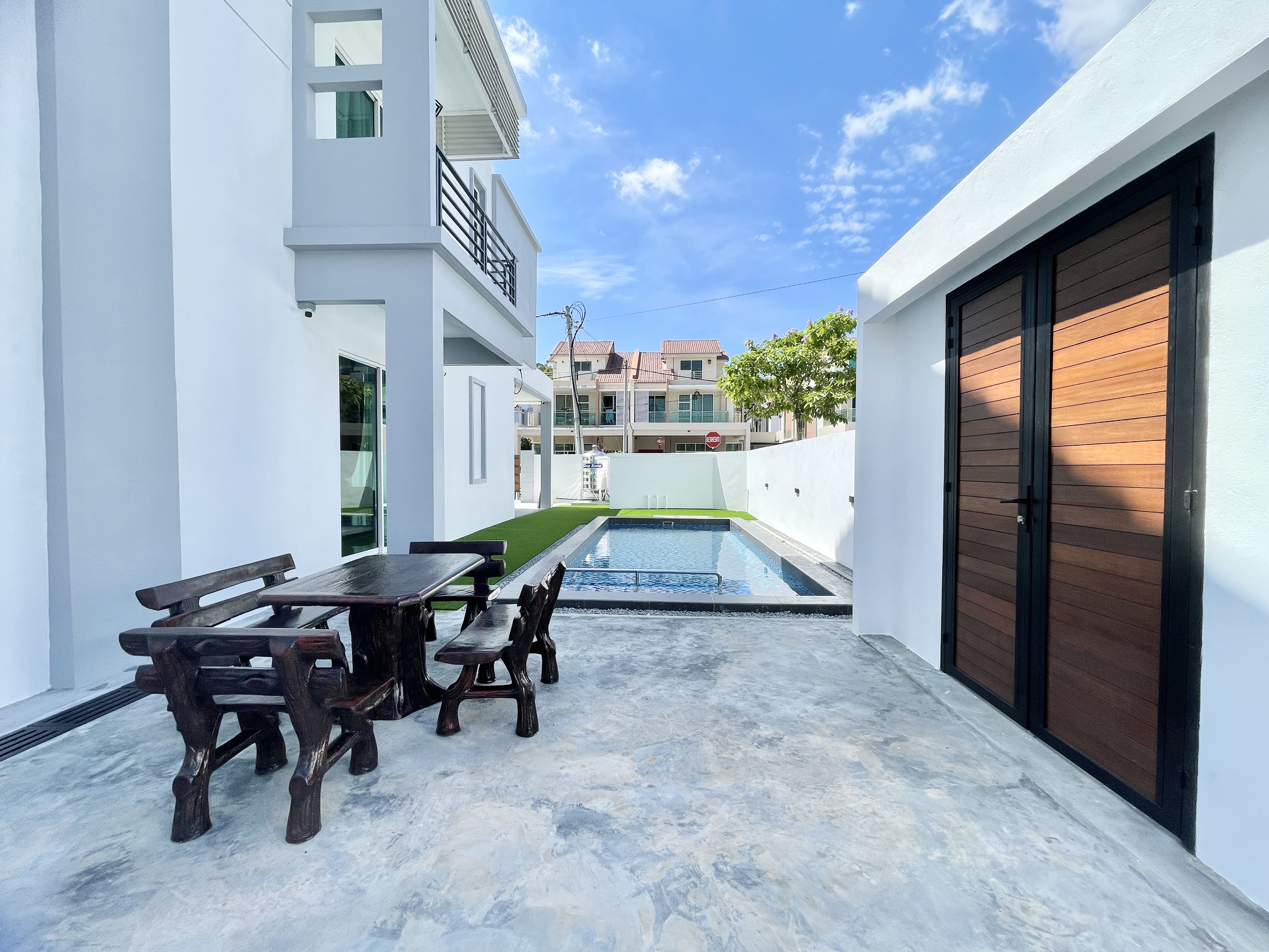 Private pool villa in Langkawi managed by BNB Management — 5 bedrooms with private swimming pool